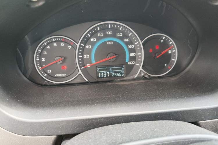 Used Wuling Rongguang V 2018 1.5L Standard Version Odometer Close Up