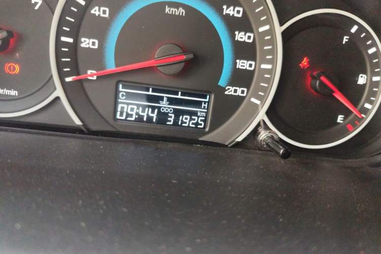 Used Wuling Rongguang V 2018 1.5L Standard Version Odometer Close Up