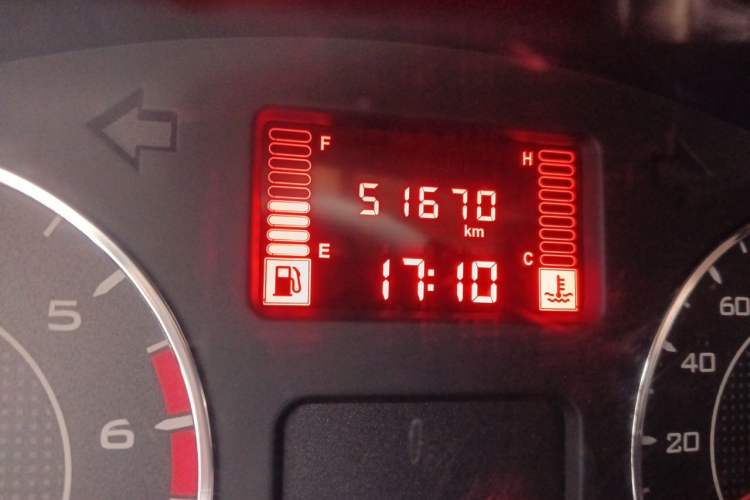 Used Wuling Rongguang V 2018 1.5L Standard Version Odometer Close Up