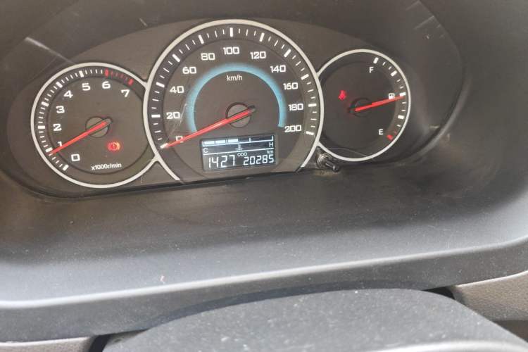 Used Wuling Rongguang V 2018 1.5L Standard Version Odometer Close Up