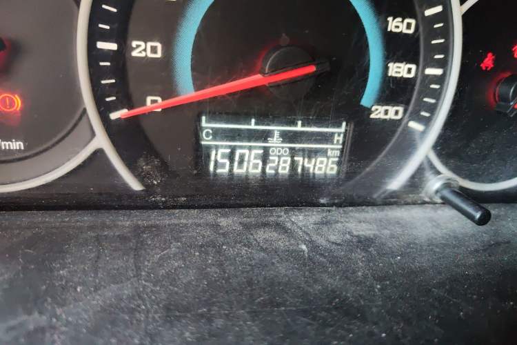 Used Wuling Rongguang V 2018 1.5L Standard Version Odometer Close Up