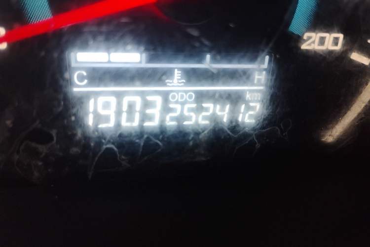 Used Wuling Rongguang V 2018 1.5L Standard Version Odometer Close Up
