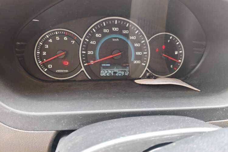 Used Wuling Rongguang V 2018 1.5L Standard Version Odometer Close Up