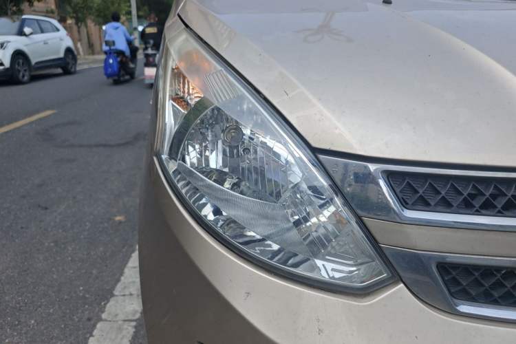 Used Wuling Rongguang V 2018 1.5L Standard Version Right Front Headlight