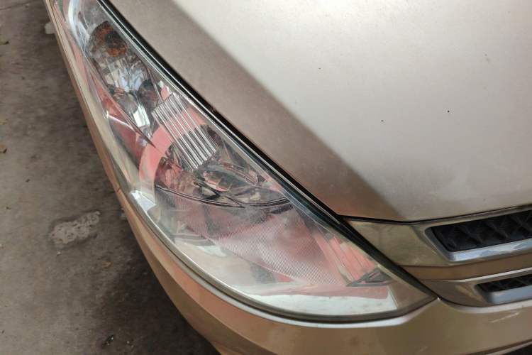 Used Wuling Rongguang V 2018 1.5L Standard Version Right Front Headlight