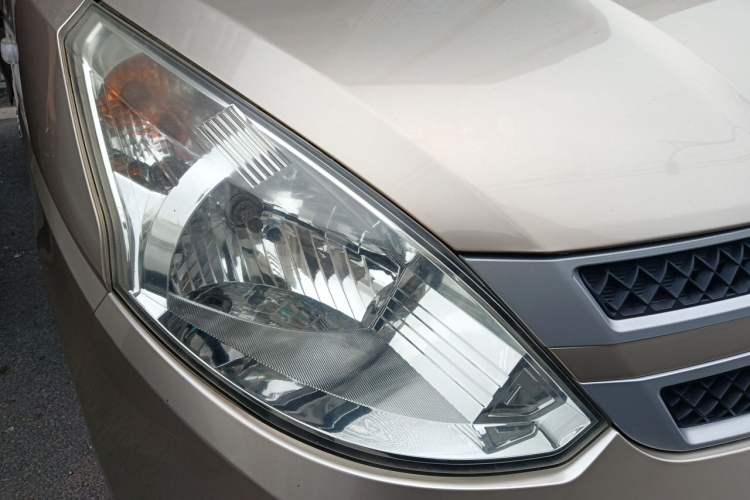 Used Wuling Rongguang V 2018 1.5L Standard Version Right Front Headlight