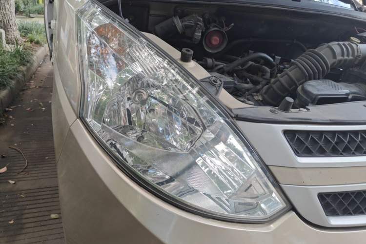 Used Wuling Rongguang V 2018 1.5L Practical Version Right Front Headlight