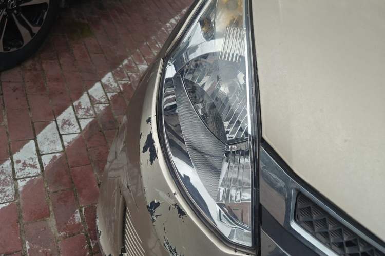 Used Wuling Rongguang V 2018 1.5L Practical Version Right Front Headlight