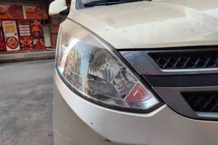 Used Wuling Rongguang V 2018 1.5L Standard Version Right Front Headlight