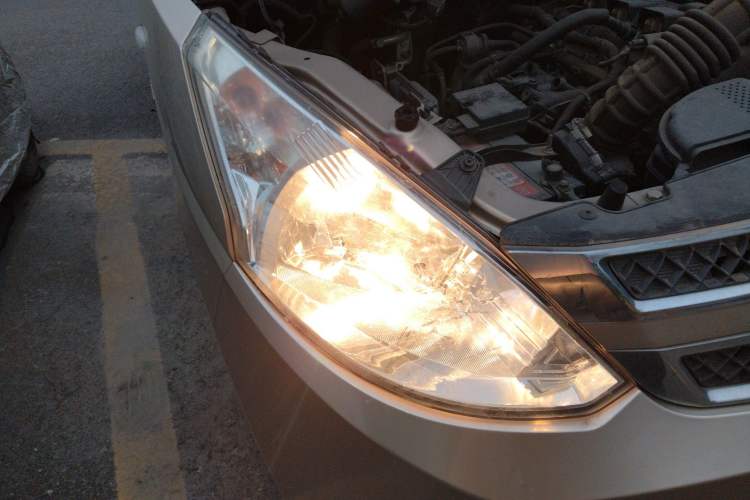 Used Wuling Rongguang V 2018 1.5L Standard Version Right Front Headlight