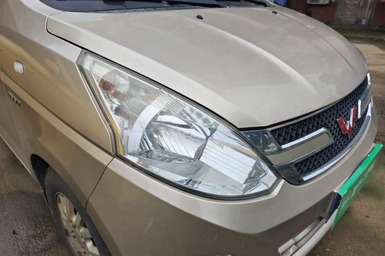 Used Wuling Rongguang V 2018 1.5L Standard Version Right Front Headlight