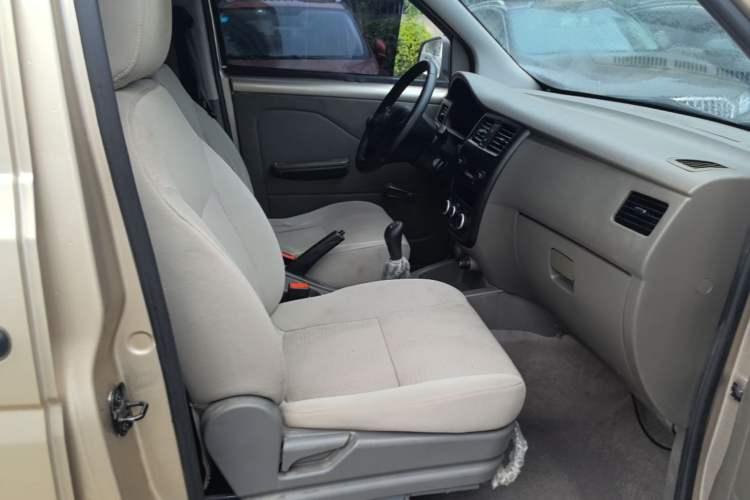 Used Wuling Rongguang V 2018 1.5L Practical Version Right Front Seat