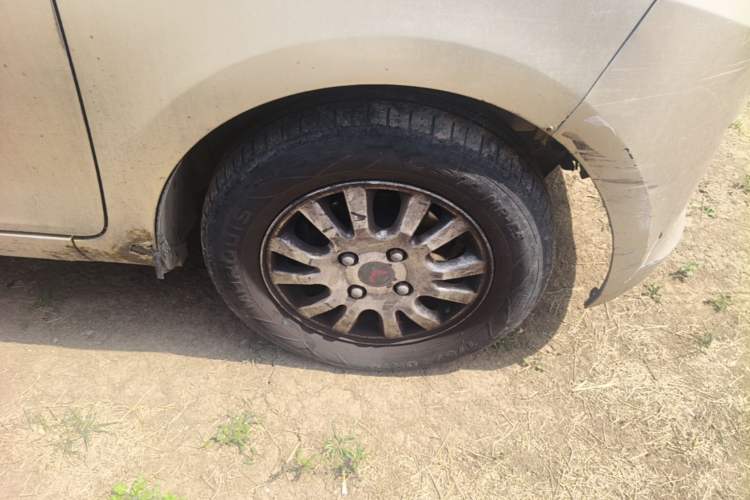 Used Wuling Rongguang V 2018 1.5L Practical Version Right Front Wheel Hub
