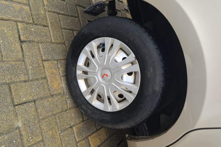 Used Wuling Rongguang V 2018 1.5L Practical Version Right Rear Wheel Hub