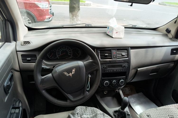 Used Wuling Rongguang V 2018 1.5L Standard Version Steering Wheel