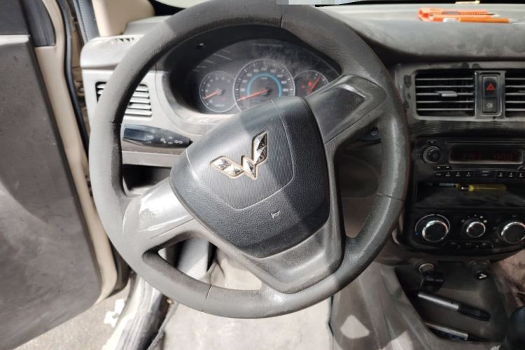Used Wuling Rongguang V 2018 1.5L Standard Version Steering Wheel