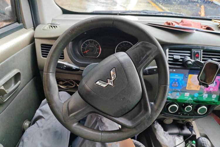 Used Wuling Rongguang V 2018 1.5L Practical Version Steering Wheel