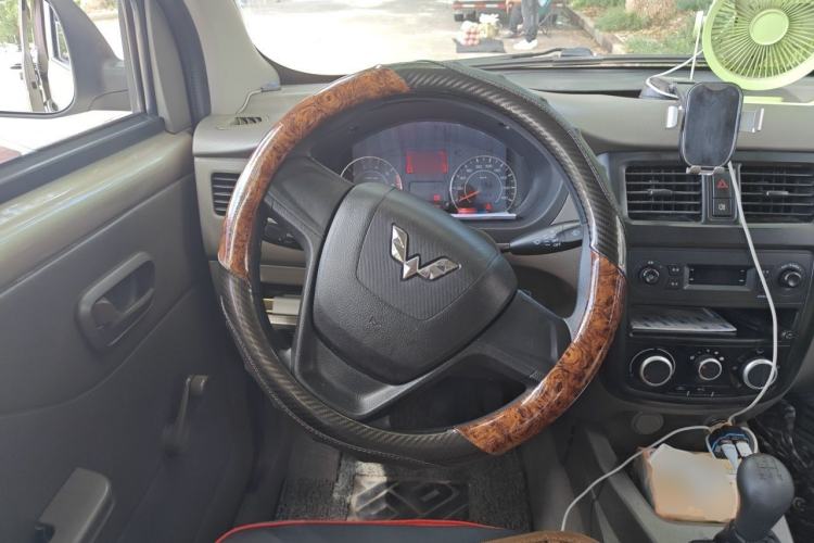 Used Wuling Rongguang V 2018 1.5L Practical Version Steering Wheel
