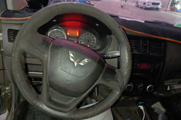 Used Wuling Rongguang V 2018 1.5L Practical Version Steering Wheel