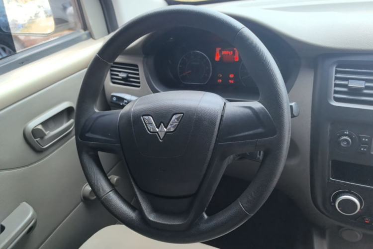 Used Wuling Rongguang V 2018 1.5L Practical Version Steering Wheel