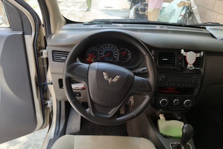 Used Wuling Rongguang V 2018 1.5L Standard Version Steering Wheel