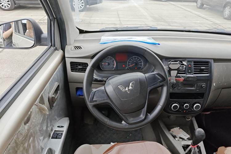 Used Wuling Rongguang V 2018 1.5L Practical Version Steering Wheel