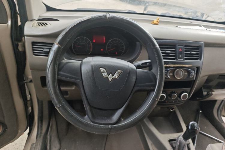 Used Wuling Rongguang V 2018 1.5L Practical Version Steering Wheel