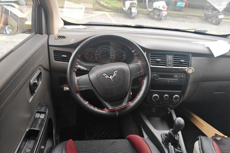 Used Wuling Rongguang V 2018 1.5L Standard Version Steering Wheel