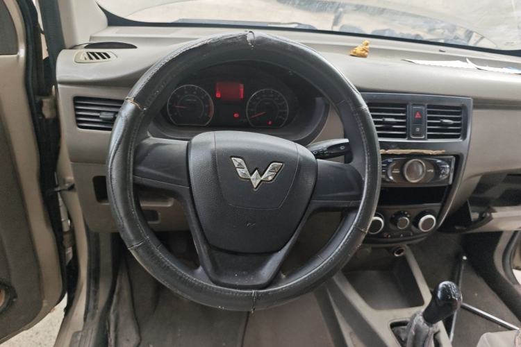 Used Wuling Rongguang V 2018 1.5L Practical Version Steering Wheel