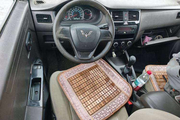 Used Wuling Rongguang V 2018 1.5L Standard Version Steering Wheel
