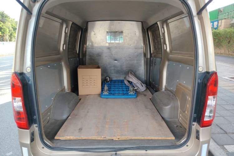 Used Wuling Rongguang V 2018 1.5L Standard Version Trunk