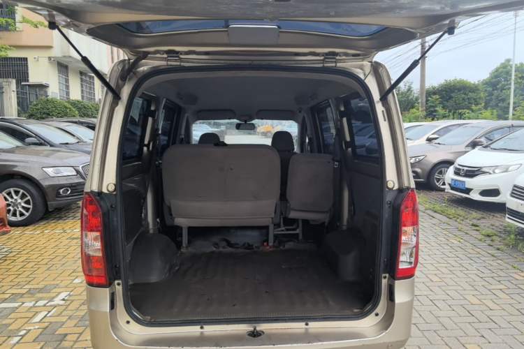 Used Wuling Rongguang V 2018 1.5L Practical Version Trunk