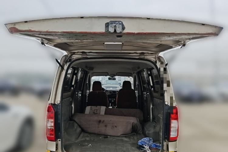 Used Wuling Rongguang V 2018 1.5L Practical Version Trunk