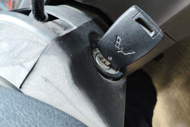 Used Wuling Rongguang V 2018 1.5L Standard Version Vehicle Key
