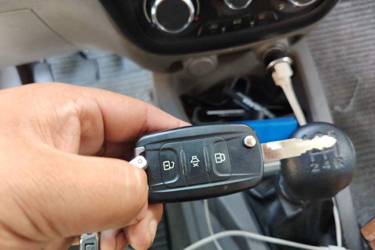 Used Wuling Rongguang V 2018 1.5L Standard Version Vehicle Key
