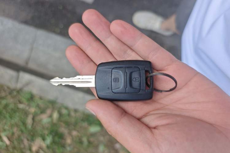 Used Wuling Rongguang V 2018 1.5L Standard Version Vehicle Key