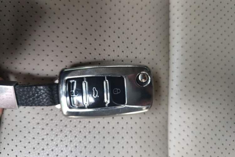 Used Wuling Rongguang V 2018 1.5L Standard Version Vehicle Key