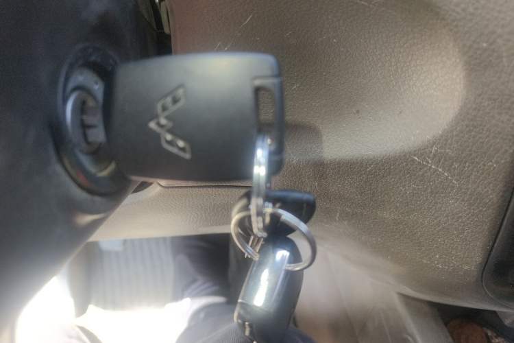 Used Wuling Rongguang V 2018 1.5L Practical Version Vehicle Key
