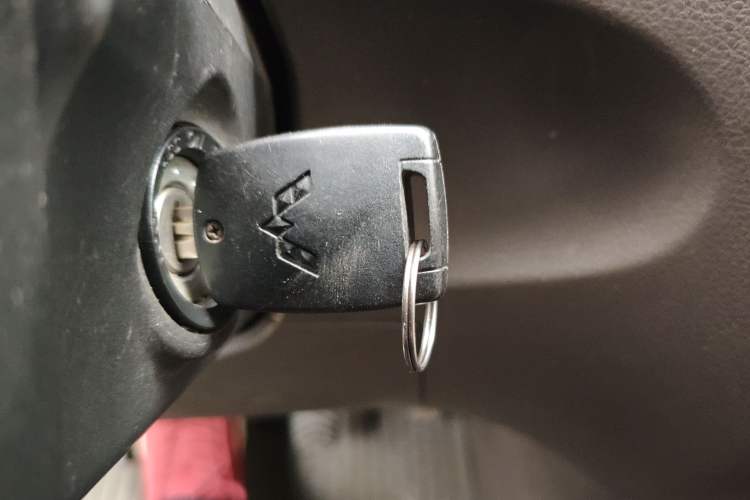 Used Wuling Rongguang V 2018 1.5L Standard Version Vehicle Key