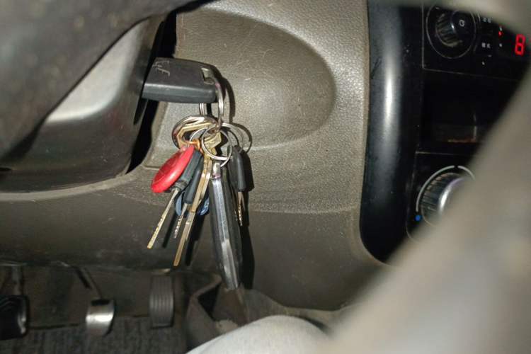 Used Wuling Rongguang V 2018 1.5L Practical Version Vehicle Key