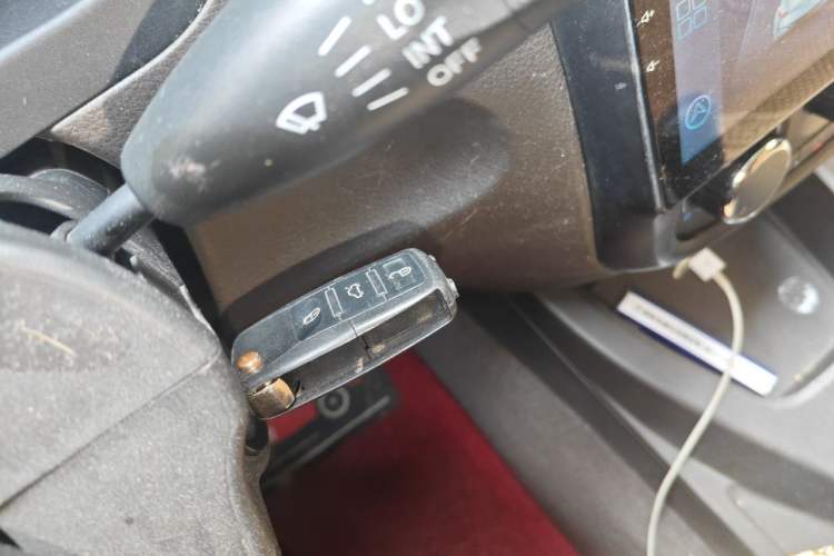 Used Wuling Rongguang V 2018 1.5L Standard Version Vehicle Key