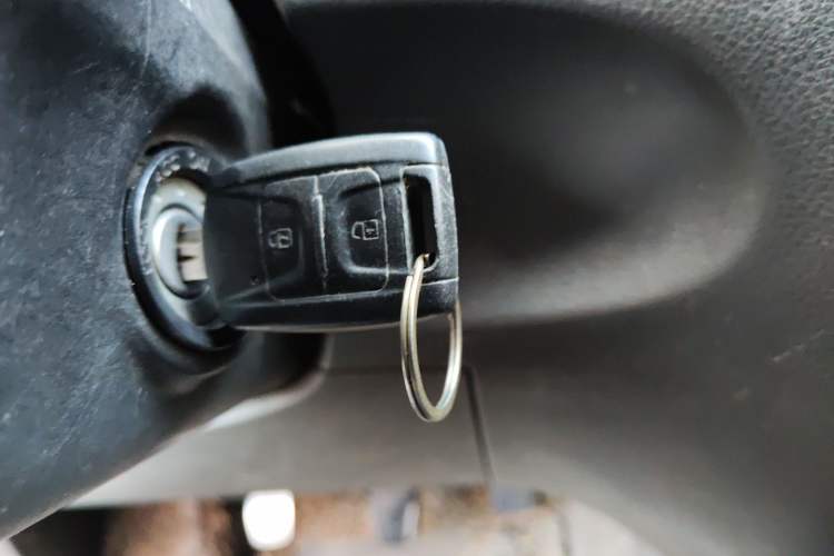 Used Wuling Rongguang V 2018 1.5L Standard Version Vehicle Key