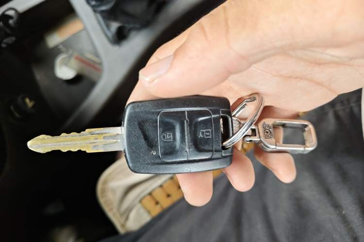 Used Wuling Rongguang V 2018 1.5L Standard Version Vehicle Key