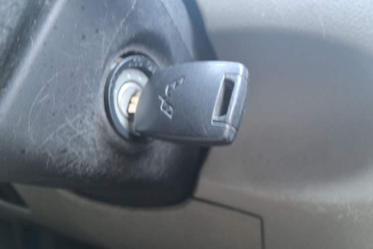 Used Wuling Rongguang V 2018 1.5L Practical Version Vehicle Key