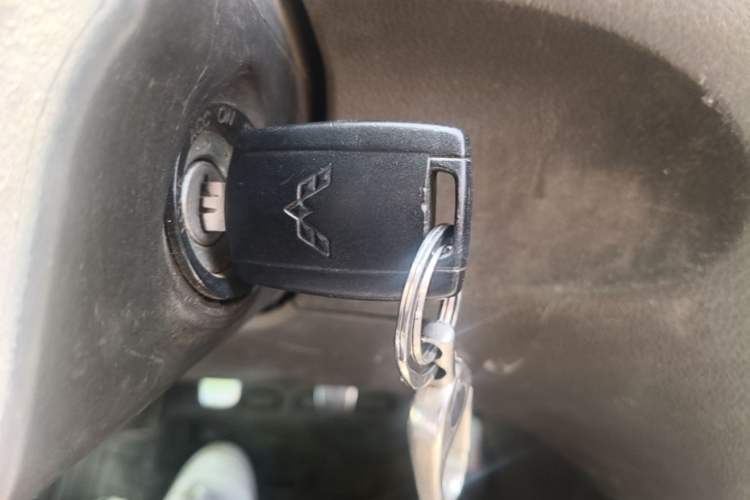 Used Wuling Rongguang V 2018 1.5L Practical Version Vehicle Key