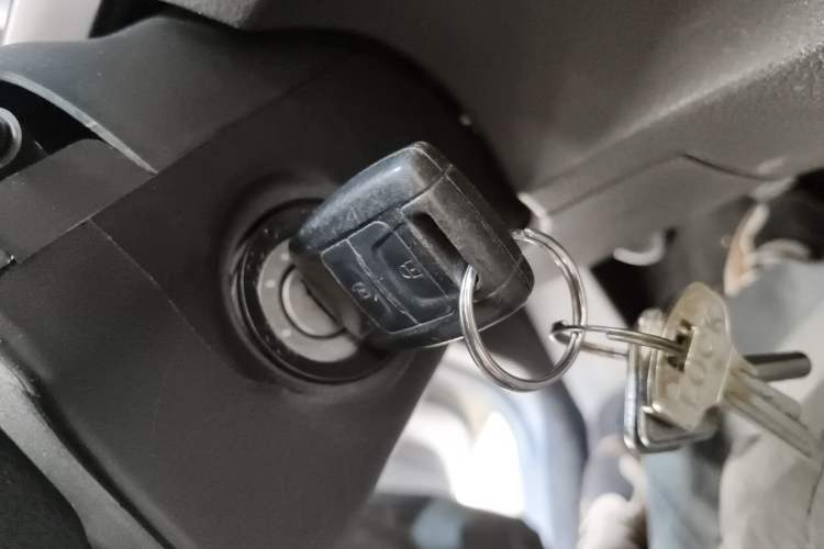 Used Wuling Rongguang V 2018 1.5L Standard Version Vehicle Key