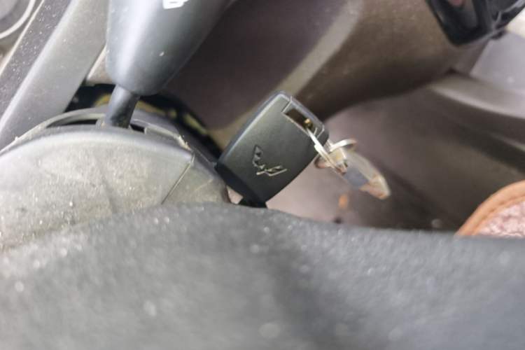 Used Wuling Rongguang V 2018 1.5L Standard Version Vehicle Key