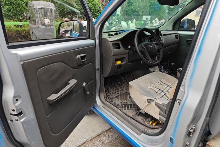 Used Wuling Rongguang V 2019 1.5L Window-Sealed Utility Model China VI LAR Driver Seat