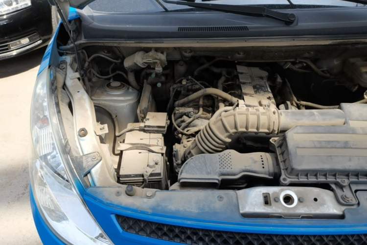 Used Wuling Rongguang V 2019 1.5L Window-Sealed Utility Model China VI LAR Engine Bay Right