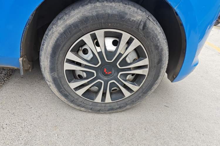 Used Wuling Rongguang V 2019 1.5L Window-Sealed Utility Model China VI LAR Right Front Wheel Hub